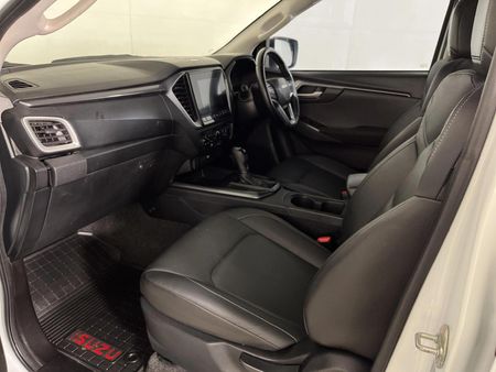 2023-Isuzu-D-Max-19-DDI-HR-LS-Auto-Double-Cab_8