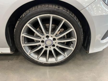 2014-Mercedes-Benz-A-Class-A-180-BE-AMG-Sport-Auto_8