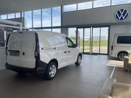 2026-Volkswagen-Caddy-Cargo-16i-81kw-Panel-Van_3