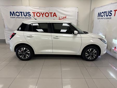 2025-Suzuki-Swift-12-GLX_2