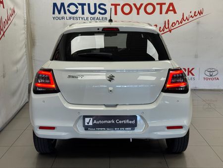 2025-Suzuki-Swift-12-GLX_4