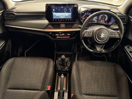 2025-Suzuki-Swift-12-GLX_5