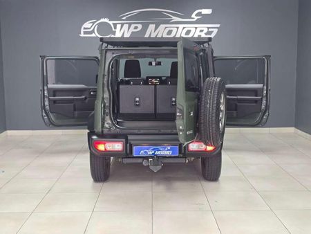 2022-Suzuki-Jimny-15-GLX_11