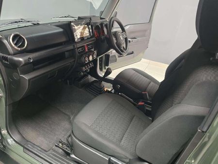 2022-Suzuki-Jimny-15-GLX_14
