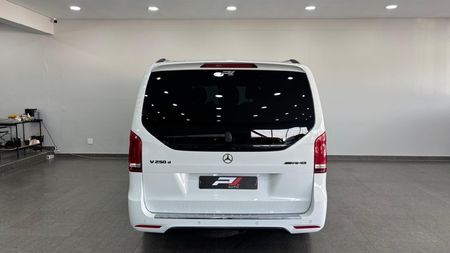 2019-Mercedes-Benz-V-Class-V-250d-Avantgarde-Auto_17