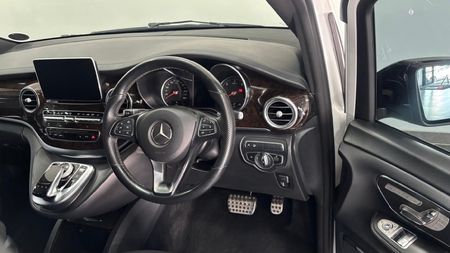 2019-Mercedes-Benz-V-Class-V-250d-Avantgarde-Auto_3