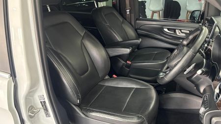 2019-Mercedes-Benz-V-Class-V-250d-Avantgarde-Auto_4