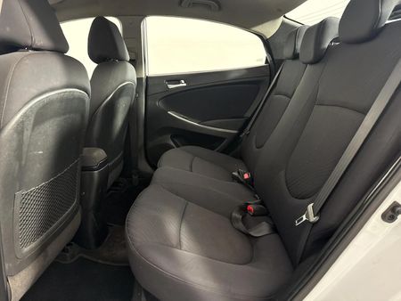 2019-Hyundai-Accent-16-GLS-Fluid_3