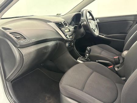 2019-Hyundai-Accent-16-GLS-Fluid_4