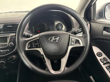 2019-Hyundai-Accent-16-GLS-Fluid_7