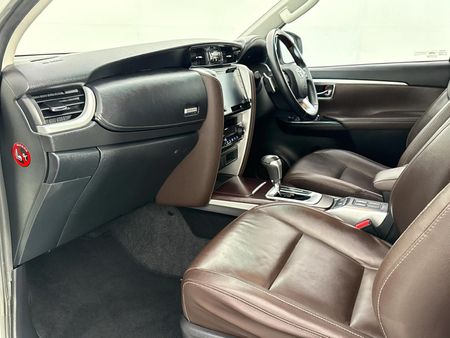 2020-Toyota-Fortuner-28-GD-6-Epic-Auto_8