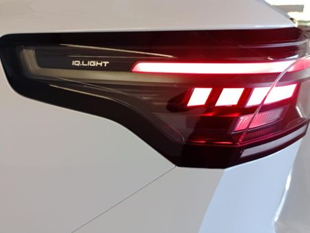 2026-Volkswagen-Tiguan-14TSI-R-Line_10