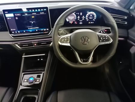 2026-Volkswagen-Tiguan-14TSI-R-Line_11