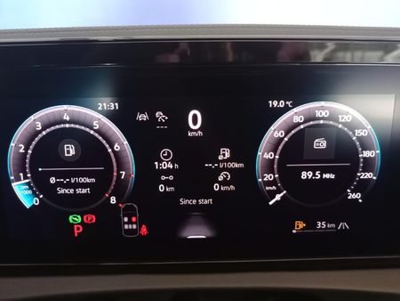 2026-Volkswagen-Tiguan-14TSI-R-Line_12