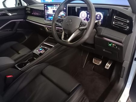 2026-Volkswagen-Tiguan-14TSI-R-Line_24