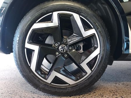2026-Volkswagen-Tiguan-14TSI-R-Line_34