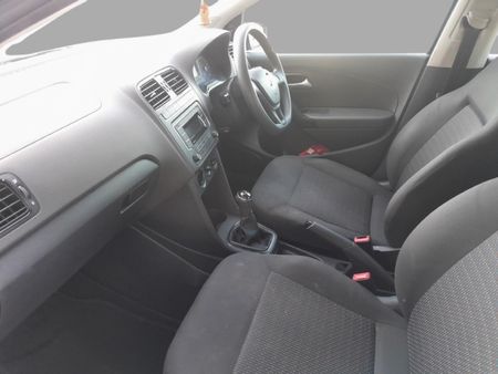 2021-Volkswagen-Polo-Vivo-14-Trendline-5-dr_14