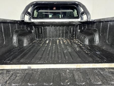 2022-Toyota-Hilux-28-GD-6-Raised-Body-Legend-4x4-Double-Cab_11