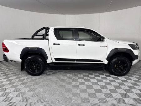 2022-Toyota-Hilux-28-GD-6-Raised-Body-Legend-4x4-Double-Cab_15