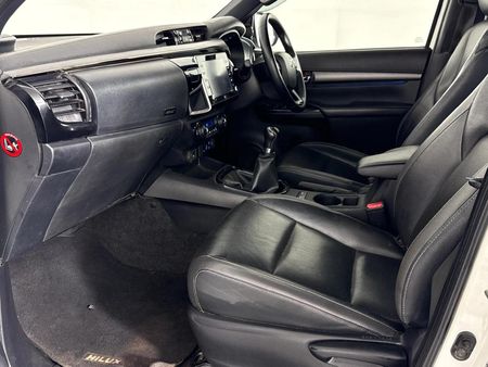 2022-Toyota-Hilux-28-GD-6-Raised-Body-Legend-4x4-Double-Cab_7