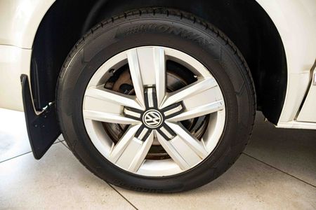 2016-Volkswagen-Caravelle-T6-20-BiTDI-Comfortline-Auto_9