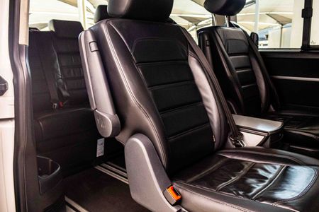 2016-Volkswagen-Caravelle-T6-20-BiTDI-Comfortline-Auto_16