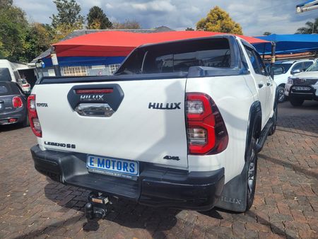 2024-Toyota-Hilux-28-GD-6-Raider-4x4-Auto-Double-Cab_13