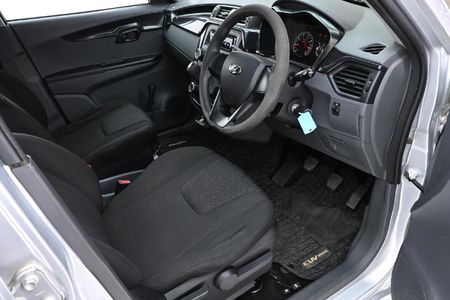 2021-Mahindra-KUV-100-12-K2-Dare_6