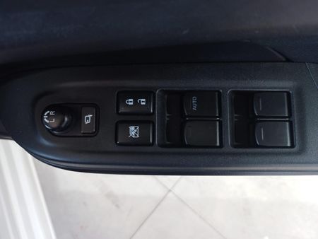 2025-Suzuki-Swift-12-GL-Auto_19