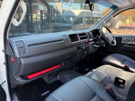 2026-Toyota-Quantum-27-Sesfikile-16-seat_12