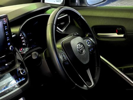 2023-Toyota-Corolla-Cross-18-XS_15