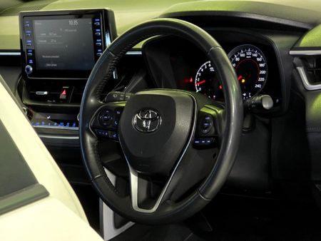 2023-Toyota-Corolla-Cross-18-XS_18