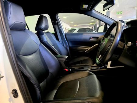 2023-Toyota-Corolla-Cross-18-XS_1