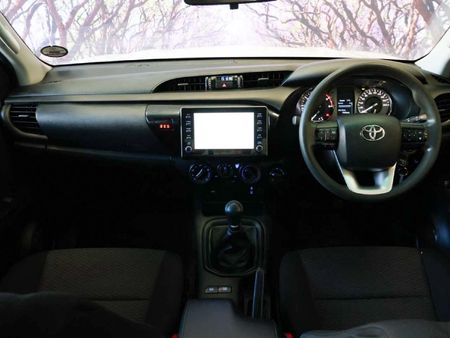 2021-Toyota-Hilux-24-GD-6-Raider-4x4-Double-Cab_12