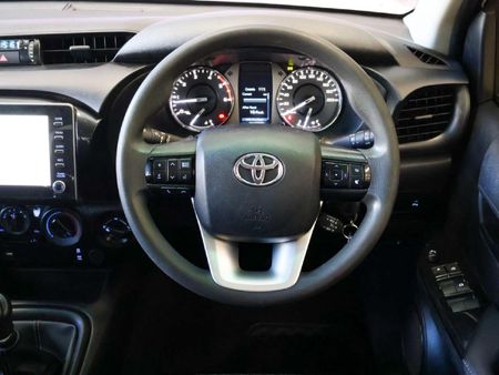 2021-Toyota-Hilux-24-GD-6-Raider-4x4-Double-Cab_21