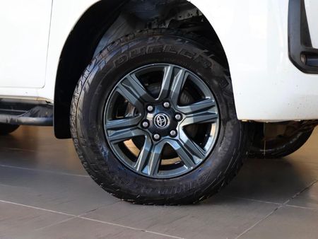 2021-Toyota-Hilux-24-GD-6-Raider-4x4-Double-Cab_6