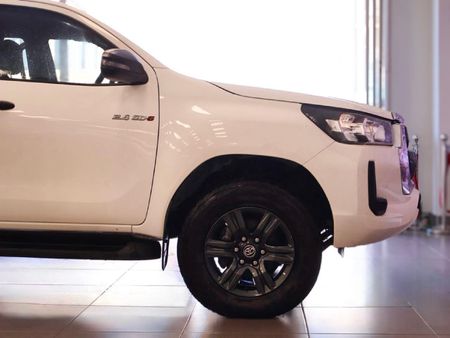 2021-Toyota-Hilux-24-GD-6-Raider-4x4-Double-Cab_8