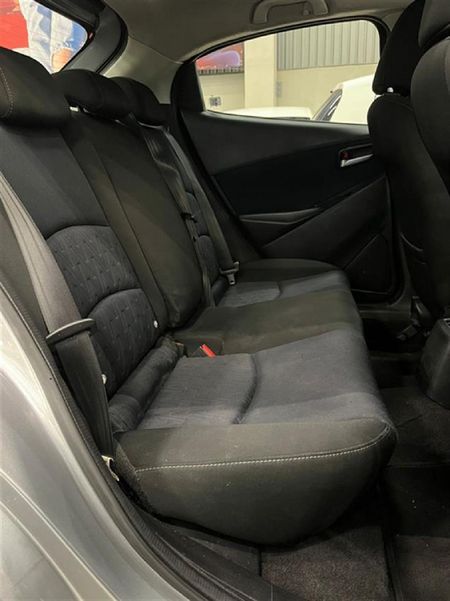 2015-Mazda-2-15-Dynamic-5-dr_11