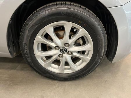 2015-Mazda-2-15-Dynamic-5-dr_8