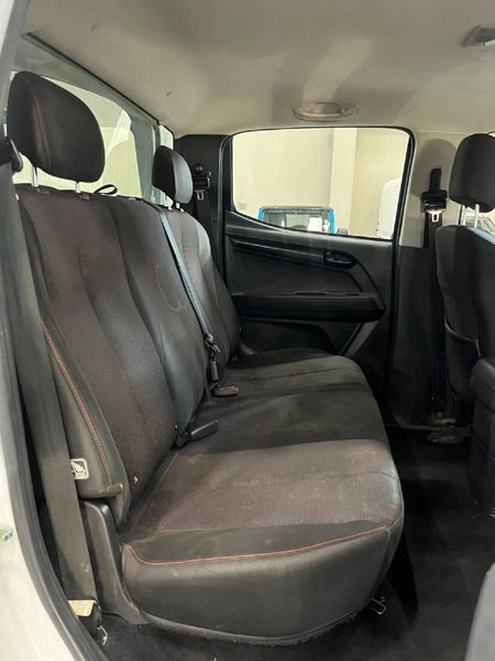 2021-Isuzu-D-Max-250-HO-Hi-Rider-Double-Cab_11