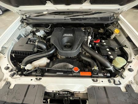 2021-Isuzu-D-Max-250-HO-Hi-Rider-Double-Cab_12