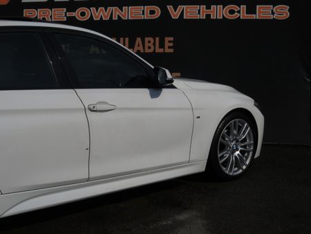 2012-BMW-3-Series-320i-M-Sport-Auto_10