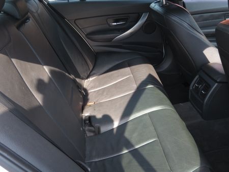 2012-BMW-3-Series-320i-M-Sport-Auto_12