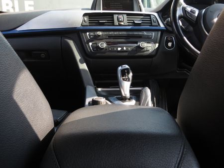 2012-BMW-3-Series-320i-M-Sport-Auto_13
