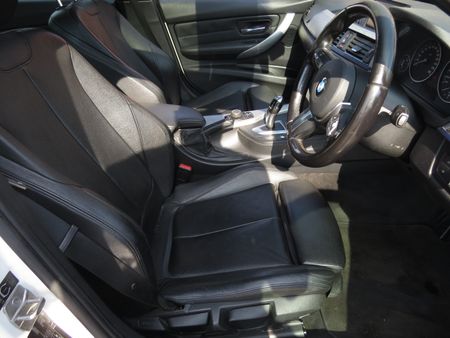 2012-BMW-3-Series-320i-M-Sport-Auto_14