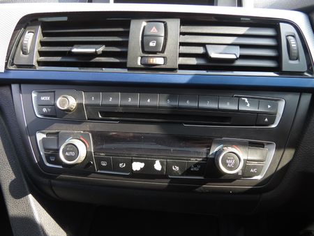 2012-BMW-3-Series-320i-M-Sport-Auto_15