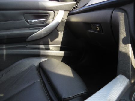 2012-BMW-3-Series-320i-M-Sport-Auto_18