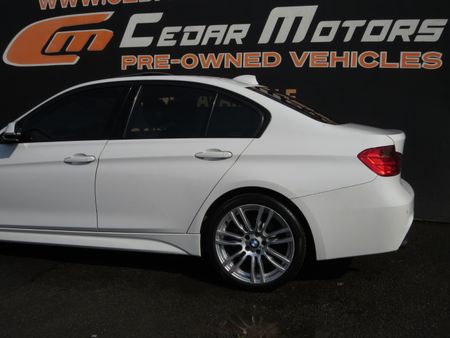 2012-BMW-3-Series-320i-M-Sport-Auto_6