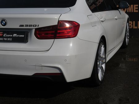 2012-BMW-3-Series-320i-M-Sport-Auto_8