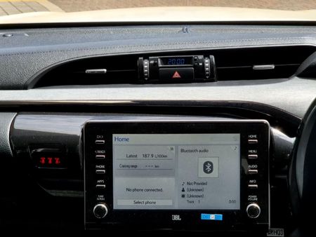 2026-Toyota-Hilux-28-GD-6-RB-Legend-RS-Auto-Double-Cab-mHev_9